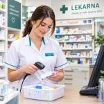 Farmacevtska tehnica v lekarni s čitalnikom črtne kode preverja škatlico zdravila (ilustracija, ustvarjena z umetno inteligenco)